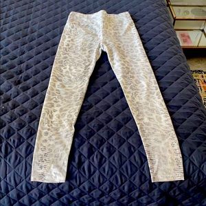 White metallic cheetah print leggings